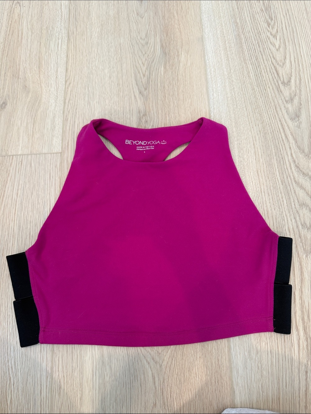 Beyond Yoga Fuchsia High-Neck Crop Tank with Black Side Panels L